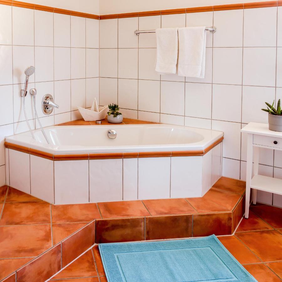 Charmante, Grosszuegige Ferienwohnung Villa Fleurie 布莱滕 外观 照片